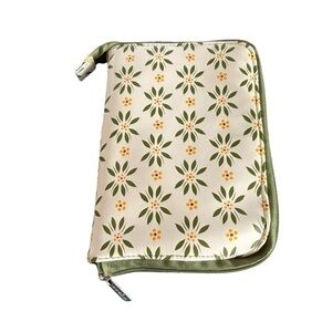 Temptations by Tara Reusable Totes Packable Green White Floral Shopping Bags